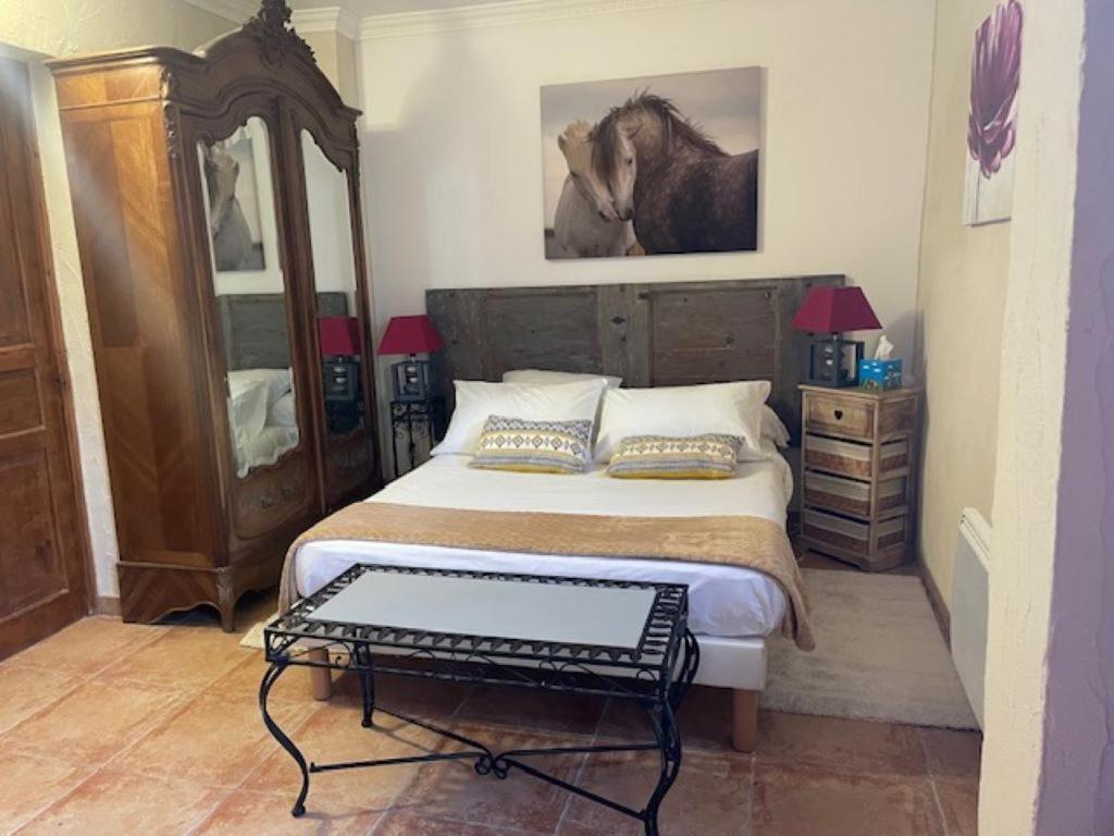 Chambre Seville - Mas Saint-Louis - Piscine Chauffee Aigues-Mortes Kültér fotó
